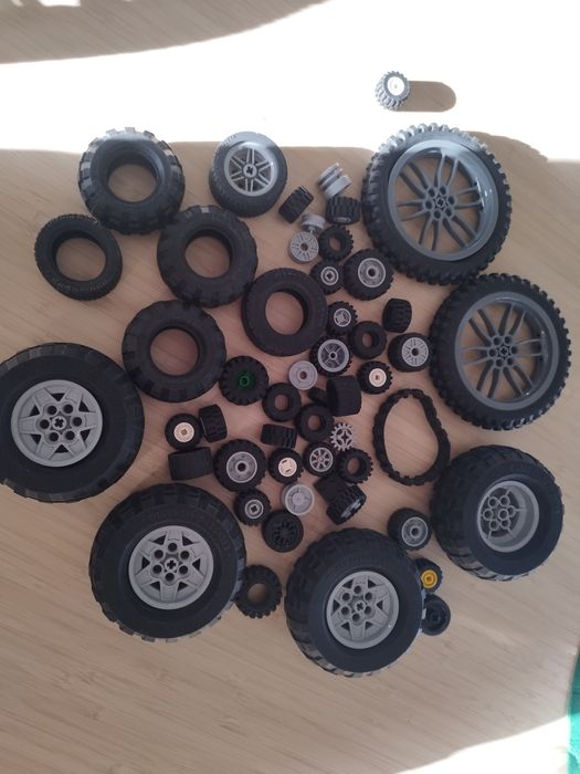 LEGO Technics kilka 1.7 kg - zestawów