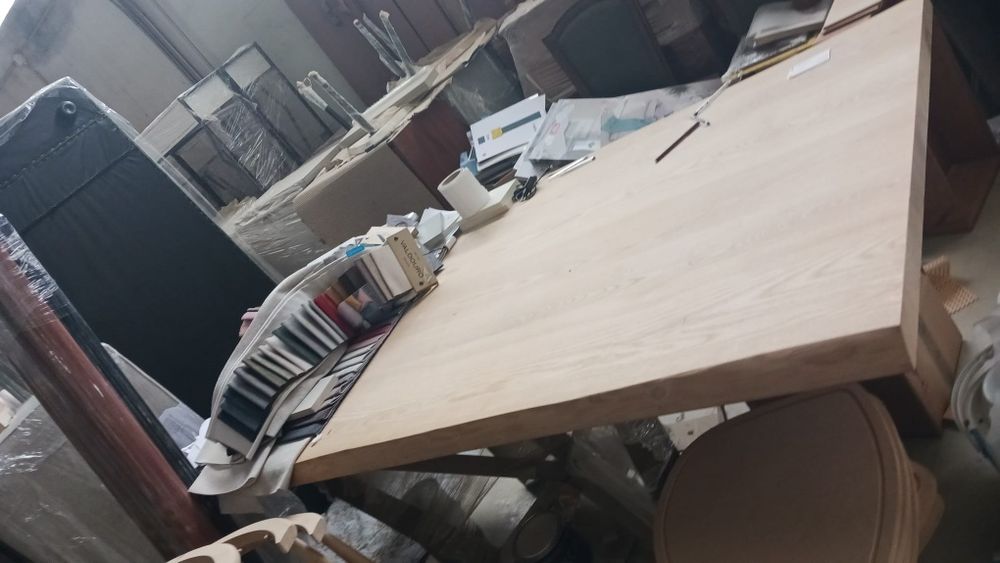 Mesa em madeira maciça