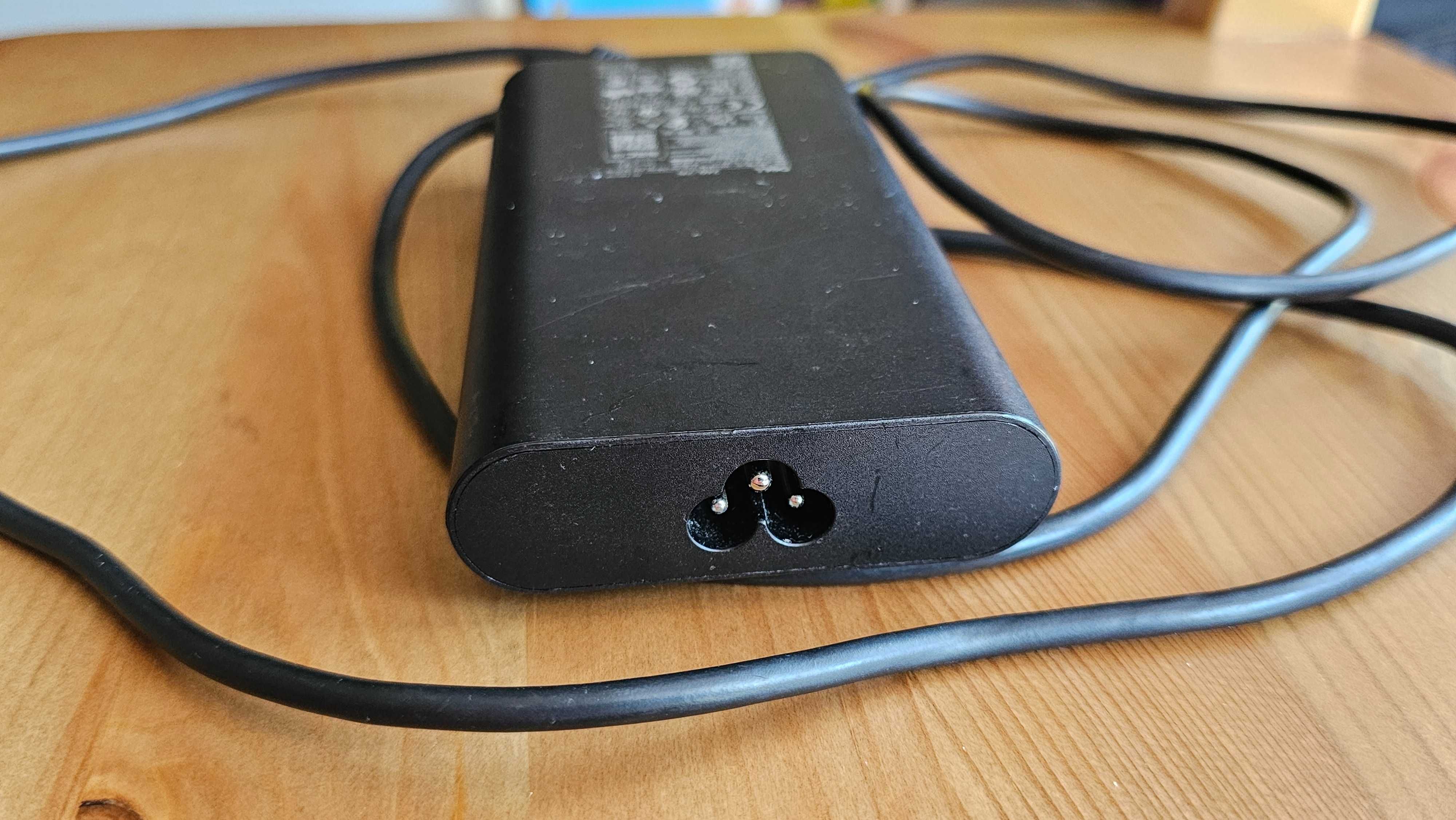 Oryginalny zasilacz do laptopa Dell 240W.