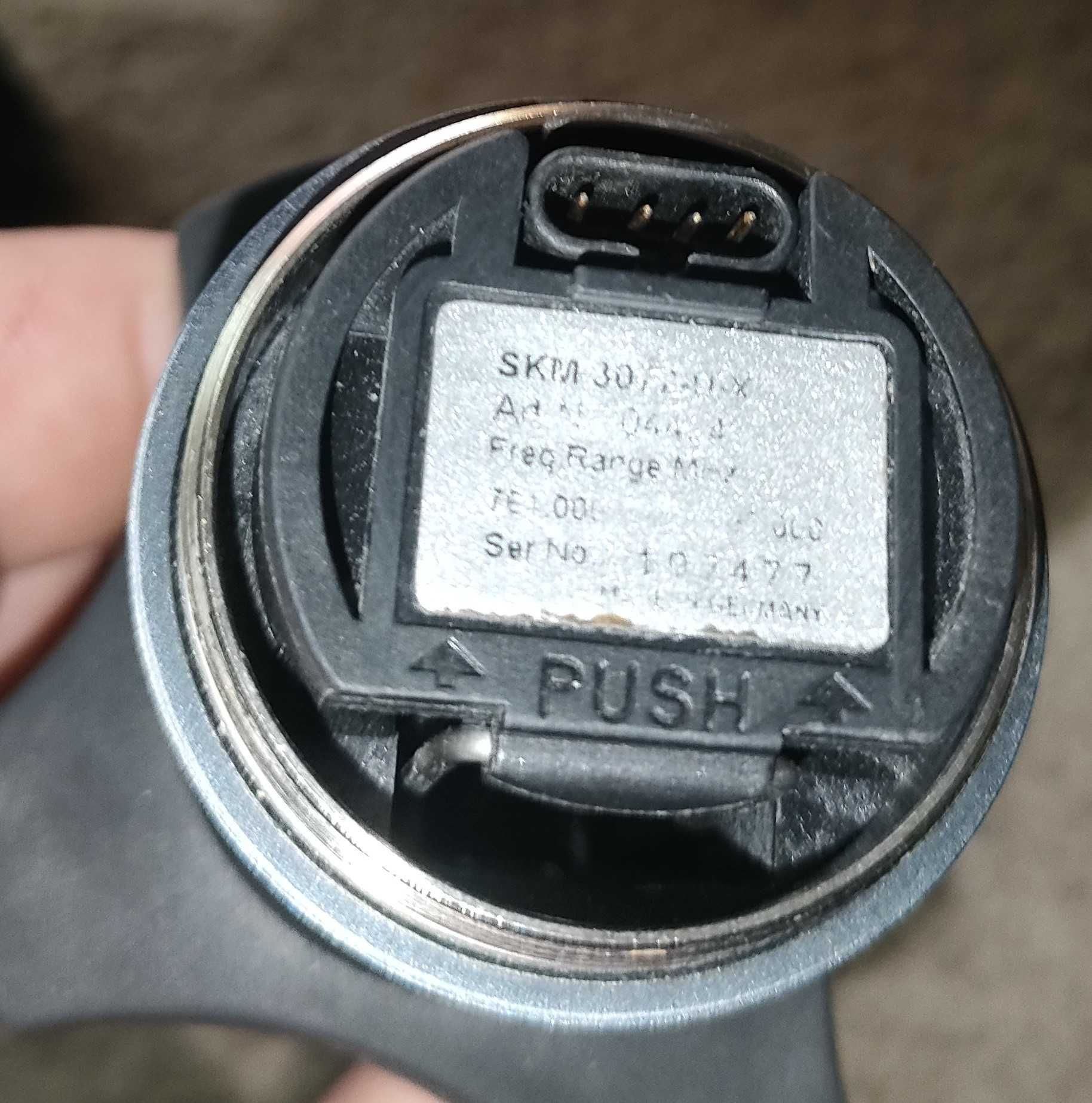 Mikrofon SENNHEISER SKM 3072-UX Nadajnik EM 3031-U Kapsuły ME 3005/ -E