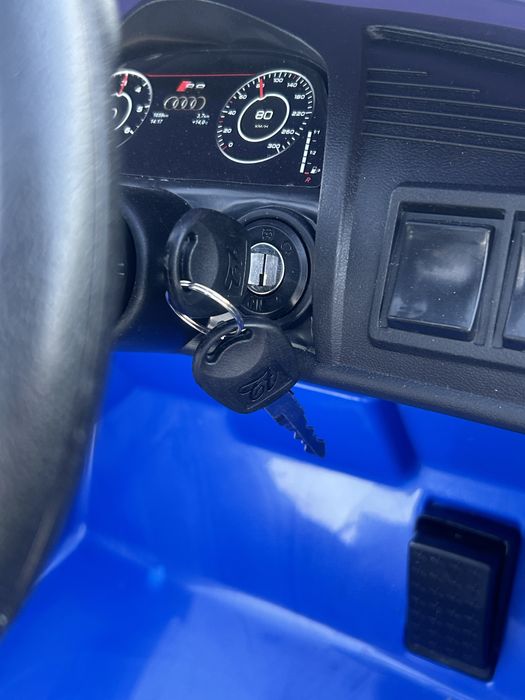 Auto na akumulator Audi R8 powystawowe Miękkie koła skórzane siedzenie