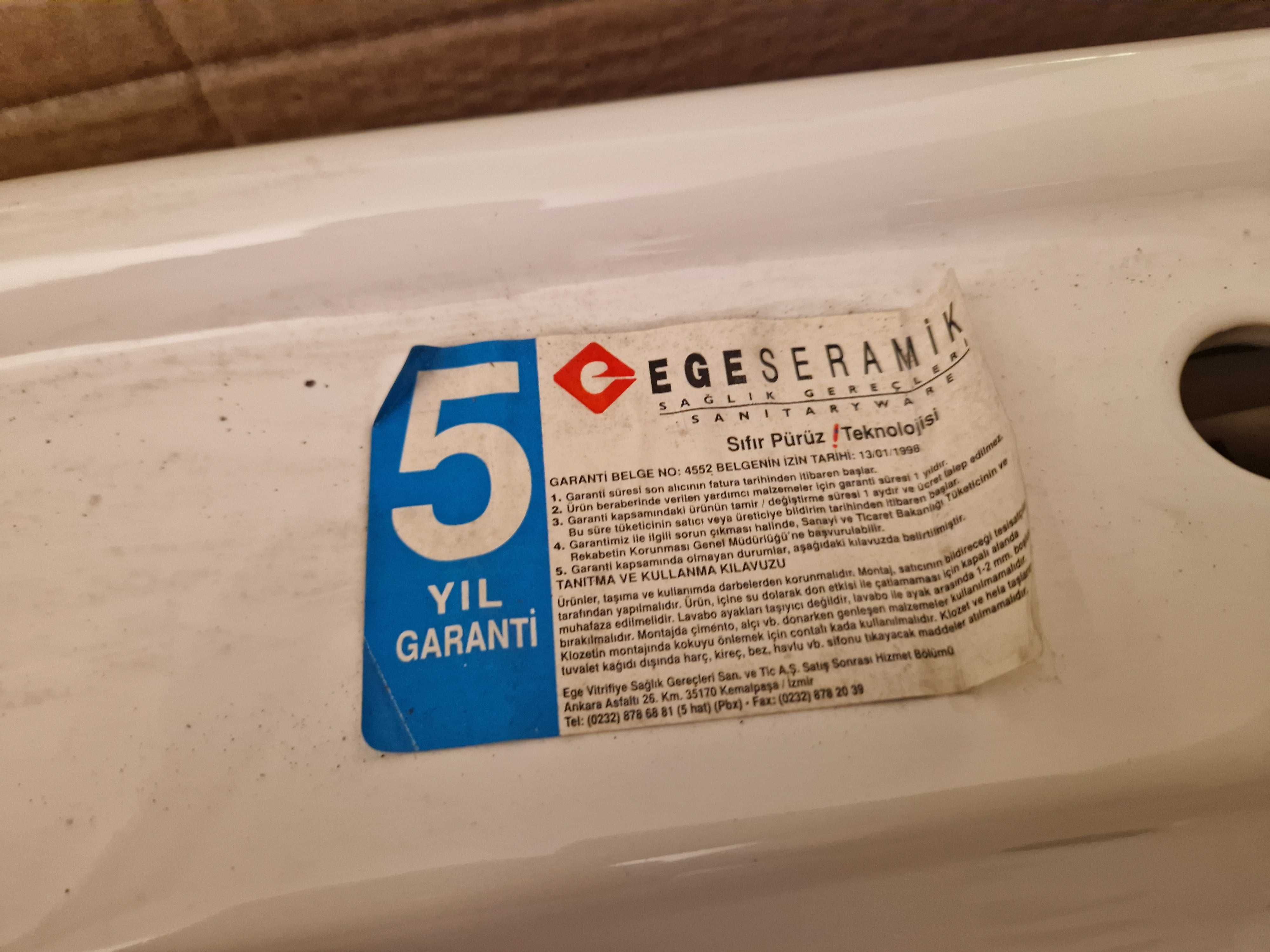 Umywalka ceramiczna wpuszcana  w blat
