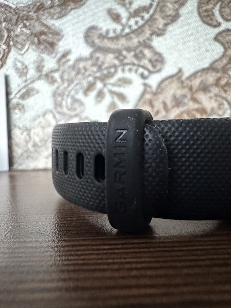 Фітнес-трекер Garmin Vivosmart 5