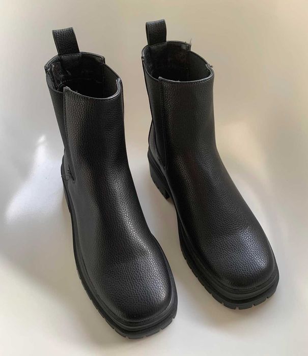 Botins pretos, NOVOS (com etiqueta)