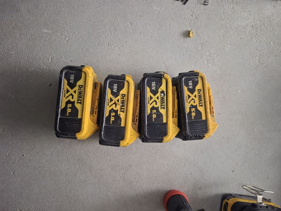 Продам акумулятори девольт