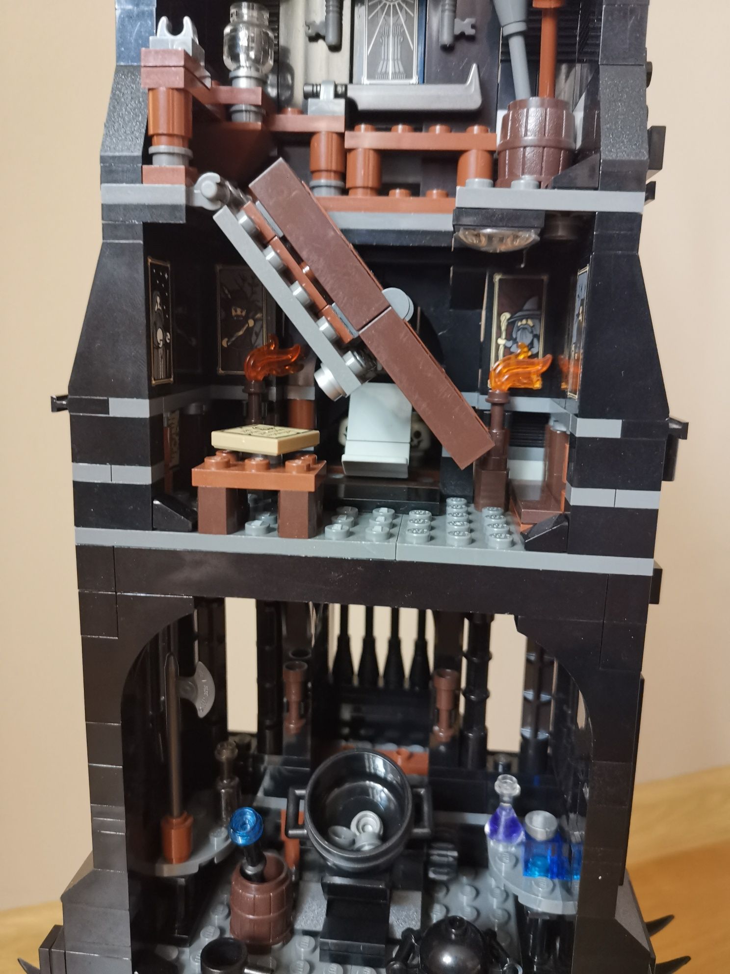 Lego 10237 Wieża Orthanc Lord of the Rings Hobbit