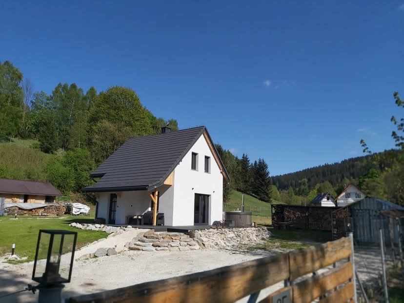 Luisówka - domek na wynajem w Nowej Morawie z jacuzzi