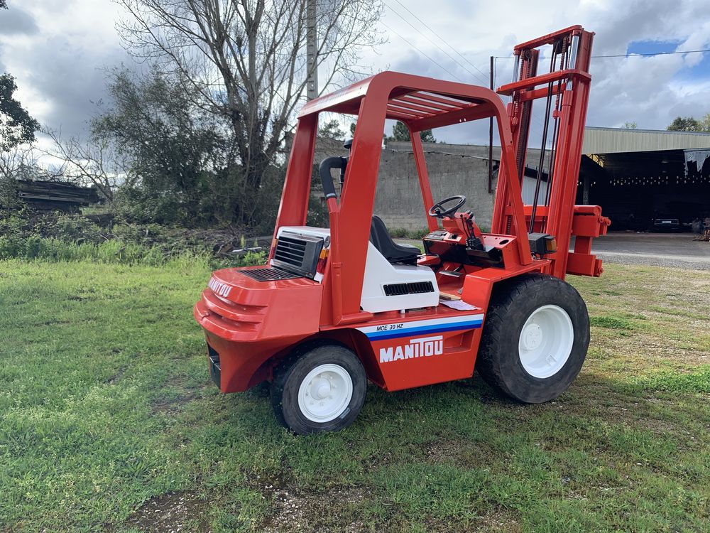 Empilhador Manitou MCE30HZ