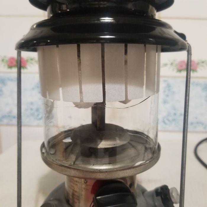 Лампа фонарь бензиновый Coleman