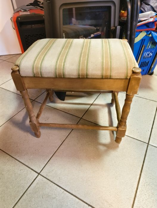Taboret  z czasów  PRL-U