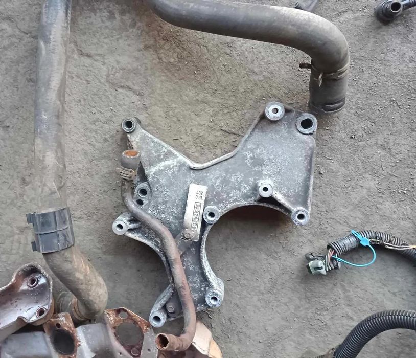 LAPA MONTAZ WSPORNIK MONTAZ PODSTAWA SPREZARKI KLIMATYZACJI ALTERNATORA NAPINACZA PASKA GM 10115867 PONTIAC FIREBIRD CHEVROLET CAMARO 4TH 4 GEN 1993-2002 3.4 V6 3.4L ALTERNATOR PULLEY MOUNT SUPPORT