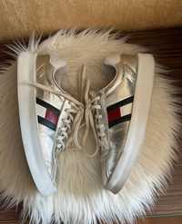 Сріблясті шкіряні , стильні  кросівки Tommy Hilfiger Sneaker