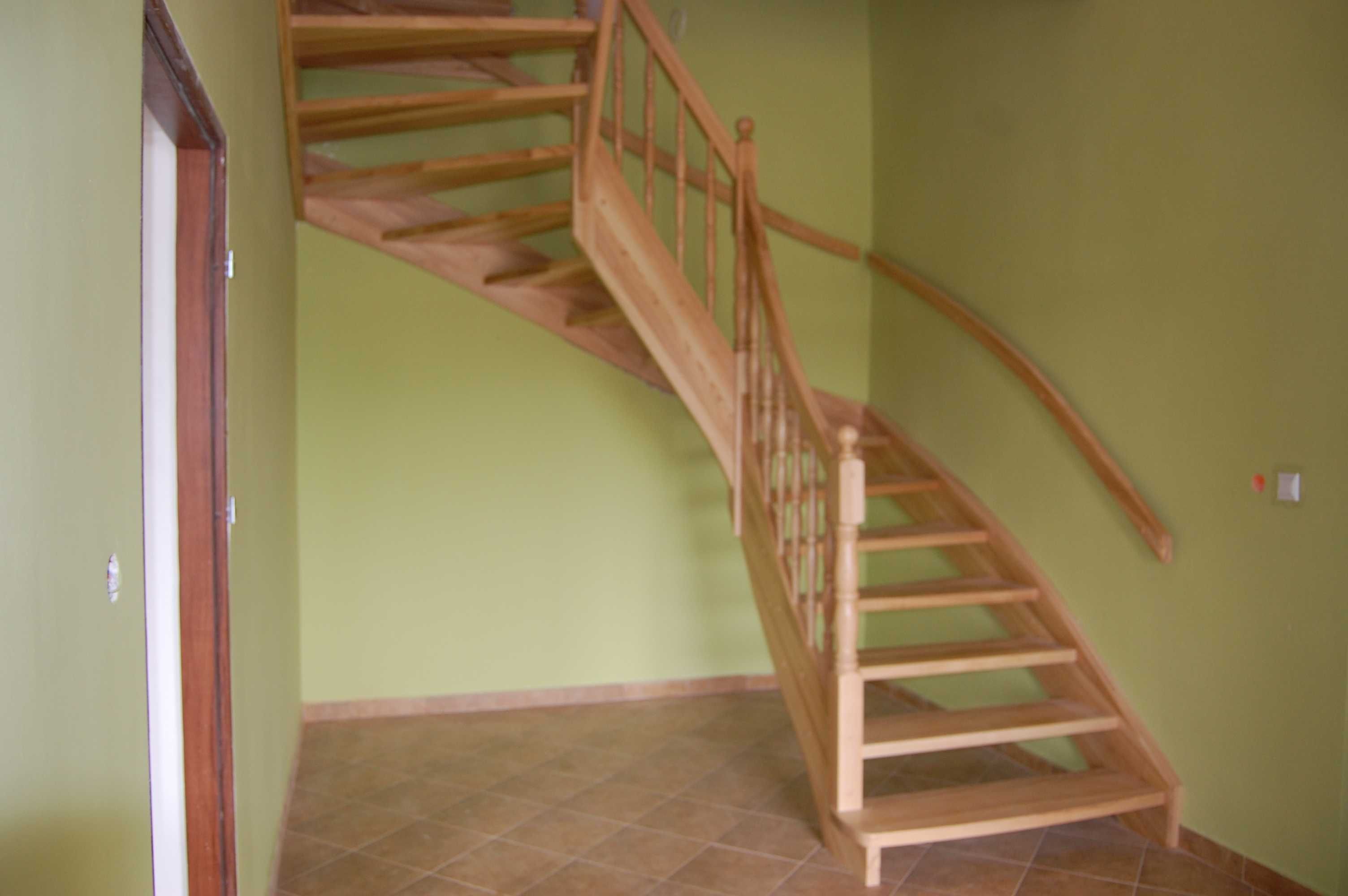 Usługi stolarskie, Schody drewniane, schody własnej konstrukcji