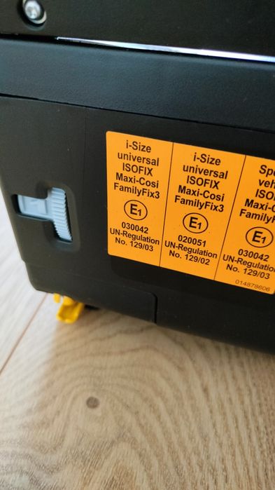 sprzedam fotelik Maxi Cosi Pebble Pro i-Size z bazą FamilyFix3