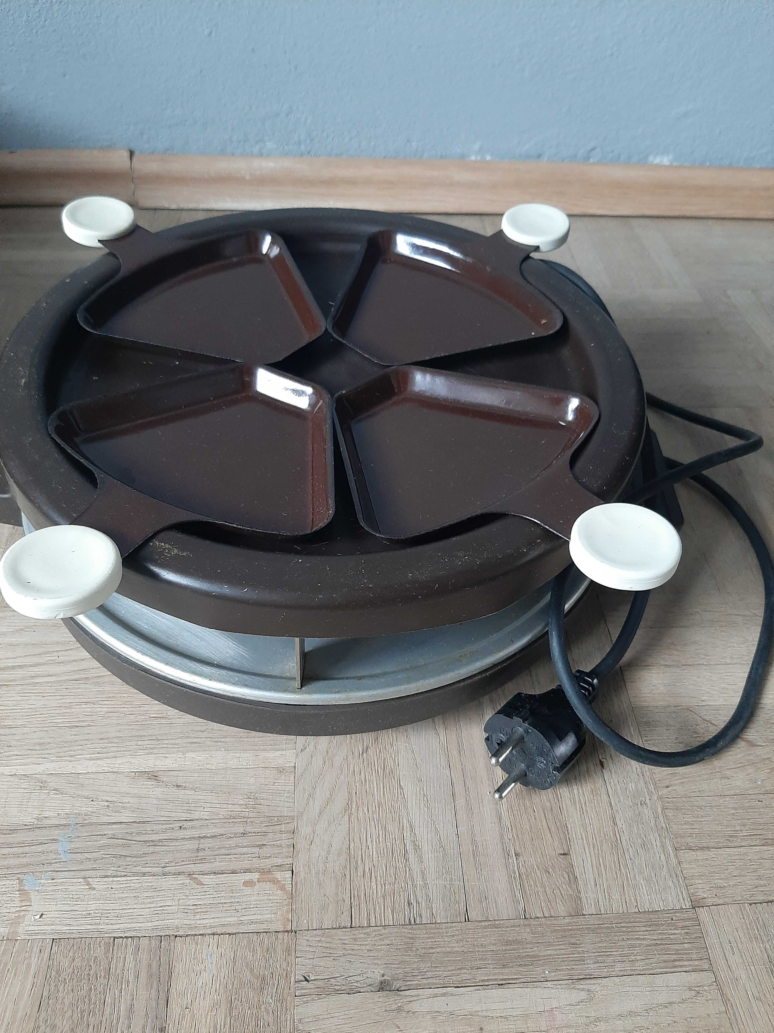 Продаю электрогриль RacletteGrillRC610Trio