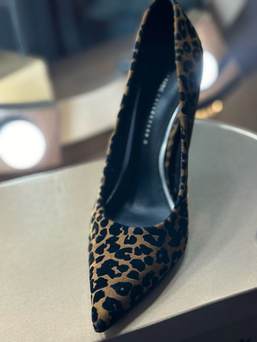 Туфлі жіночі на підборах zara 39