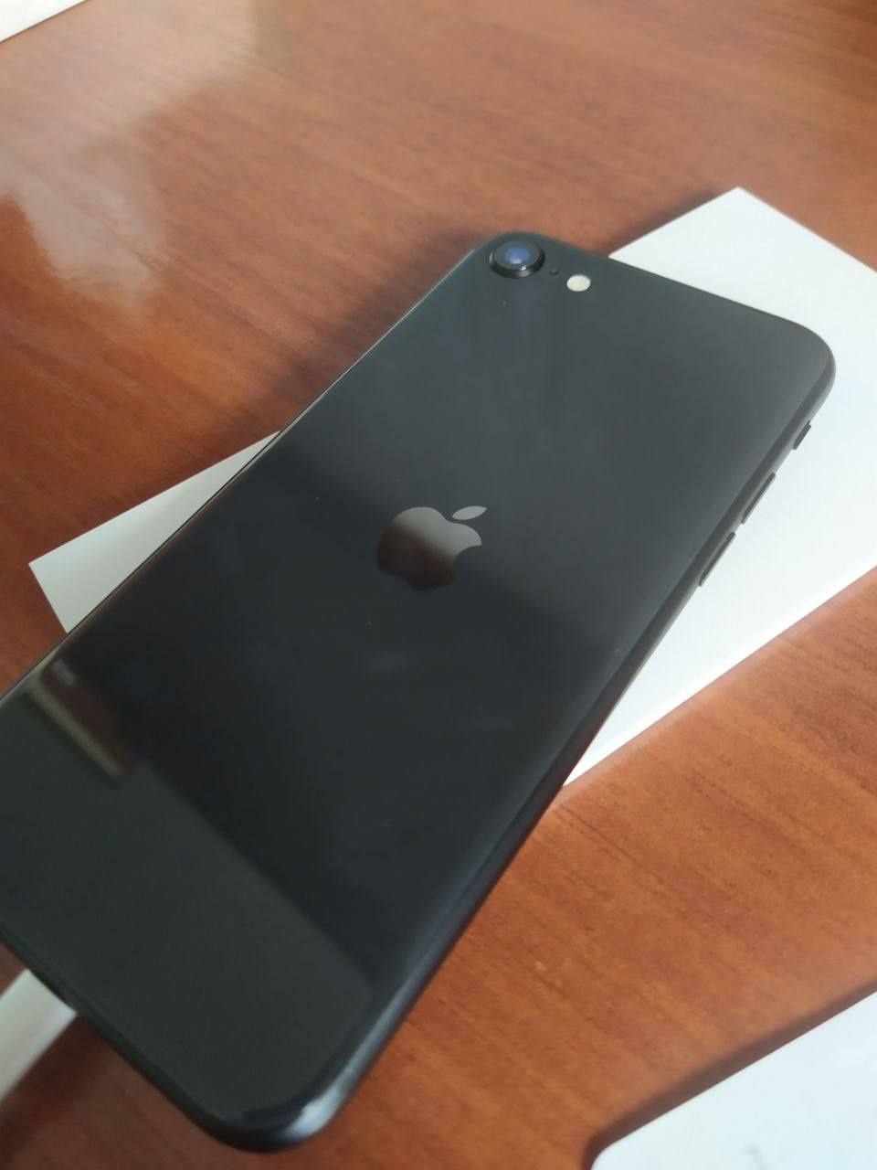iPhone SE ( black)