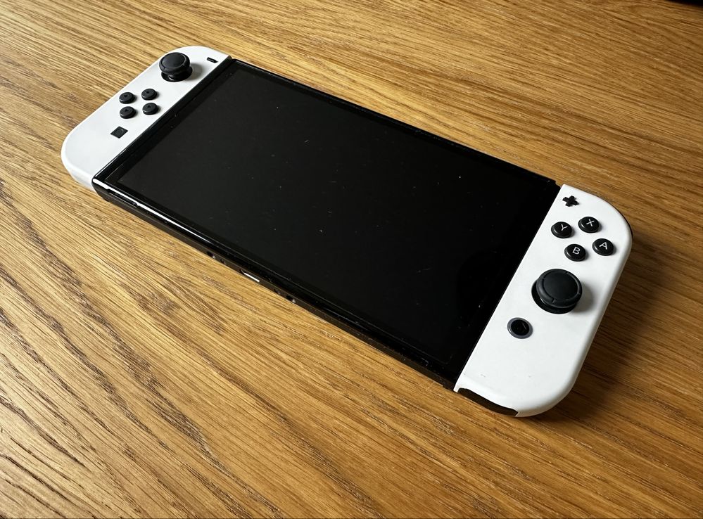 Nintendo Switch OLED Zestaw + pad + pokrowiec