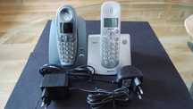Telefon bezprzewodowy. Dwa telefon.