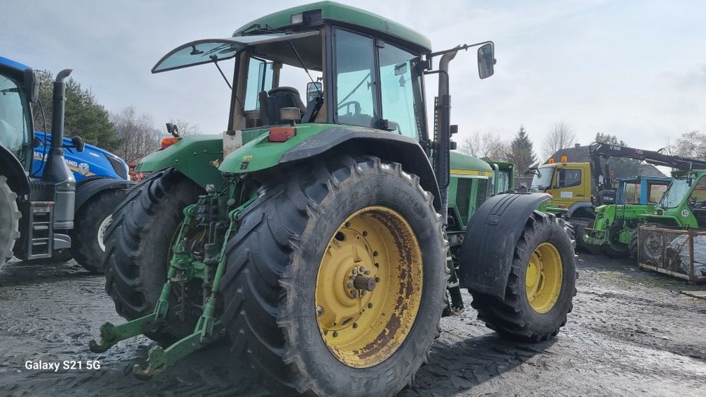 Ciągnik rolniczy John deere 7810