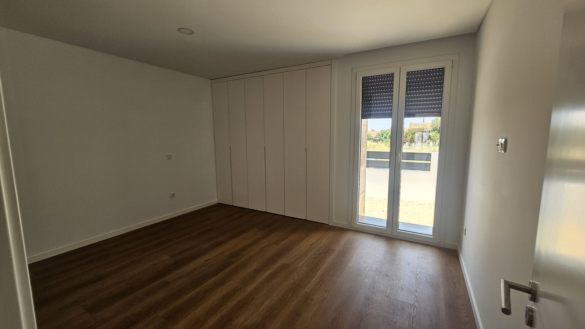 Moradia T4 nova térrea isolada Azeitão