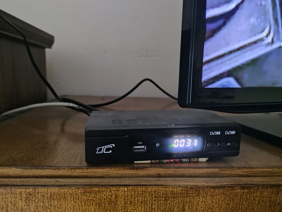 Telewizor Samsung 32 cale + dekoder DVB-T2 marki LTC
