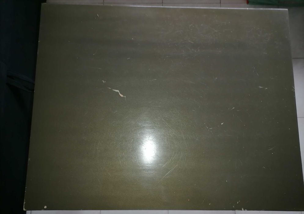 SUPER baixa de preço URGENTE. Cómoda e consolaCadeira ikea e mesa.