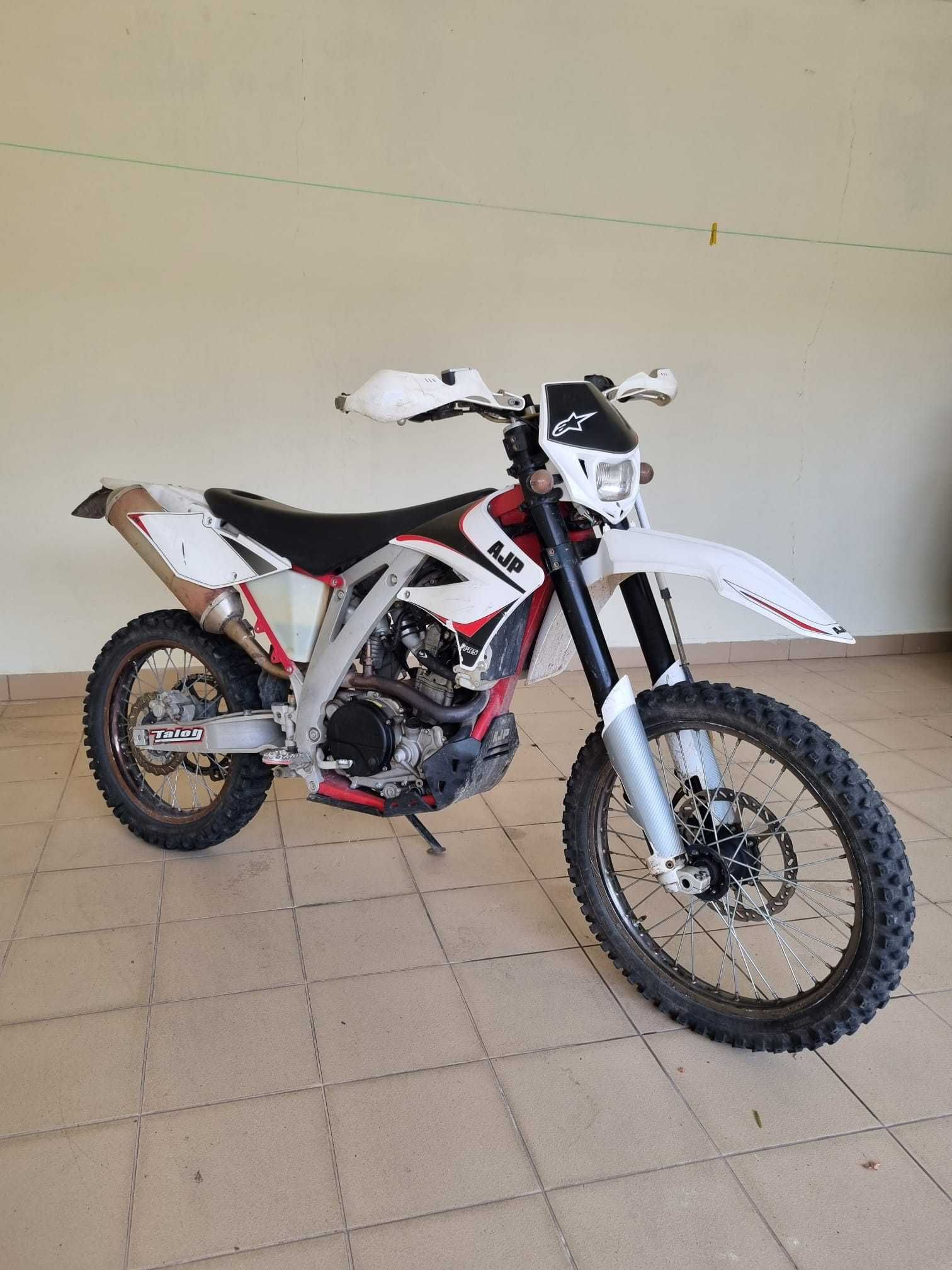 AJP Pr5 250cc Matriculada