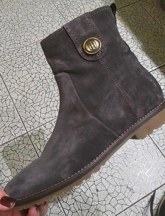 Оригинальные, замшевые ботинки " Tommy Hilfiger "/38.5р.