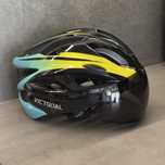 Nowy kask rowerowy VICTGOAL z daszkiem i lampką LED