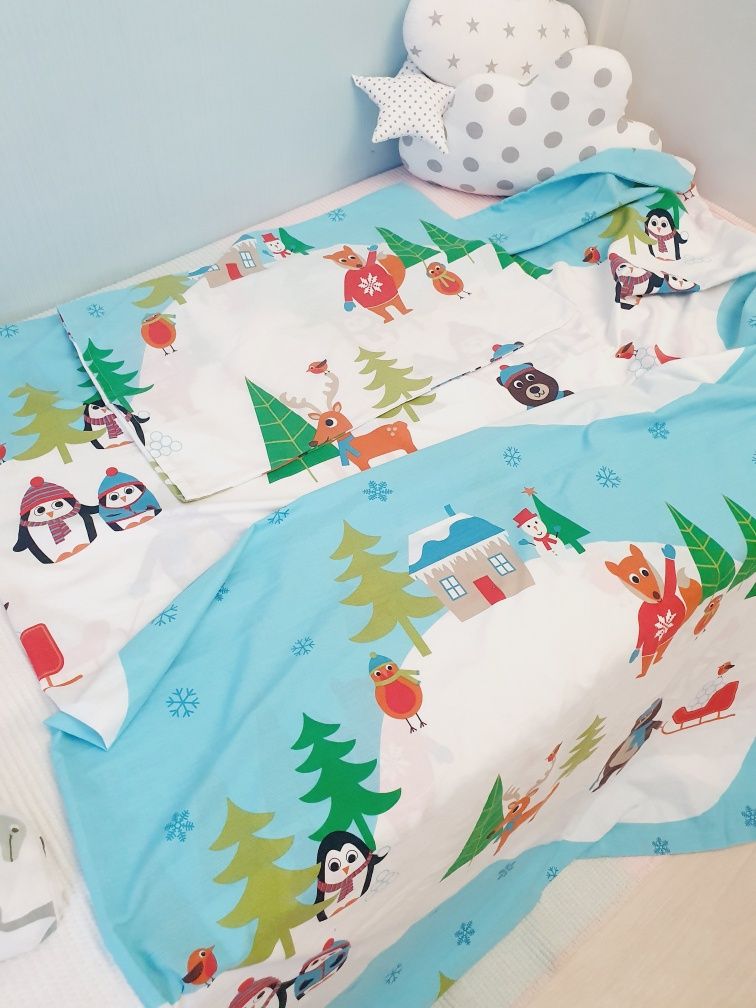 Детское одеяло + 3 комплекта постельного белья.