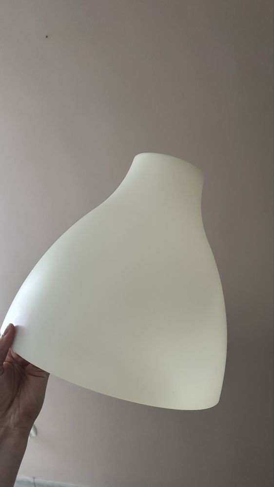 Białe Lampy wiszące ikea