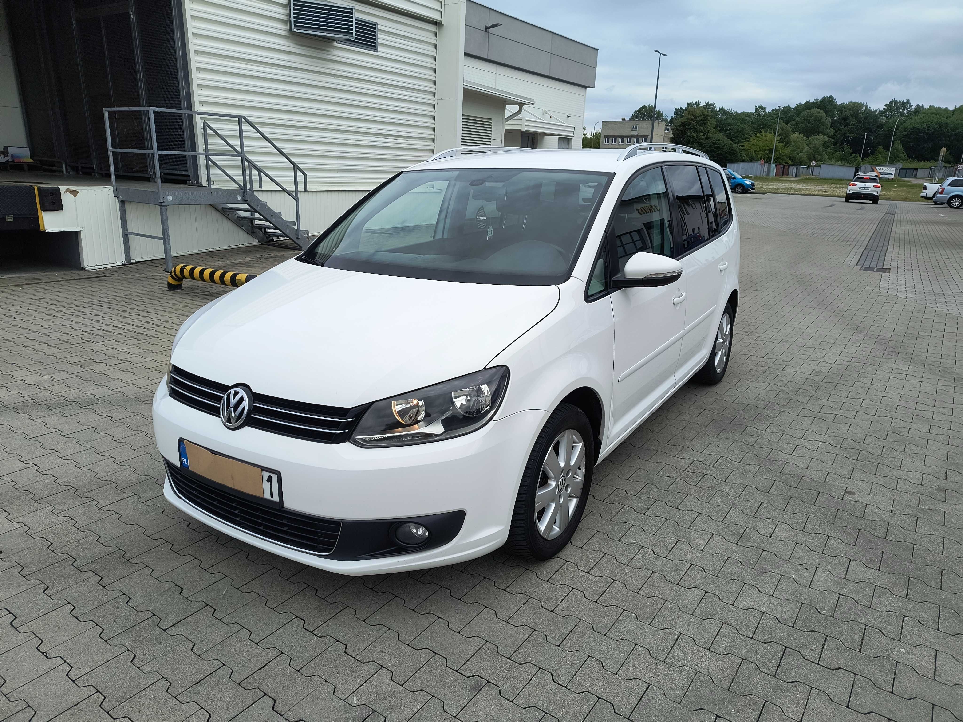 Volkswagen Touran 1.6 Tdi 2011 rok DSG