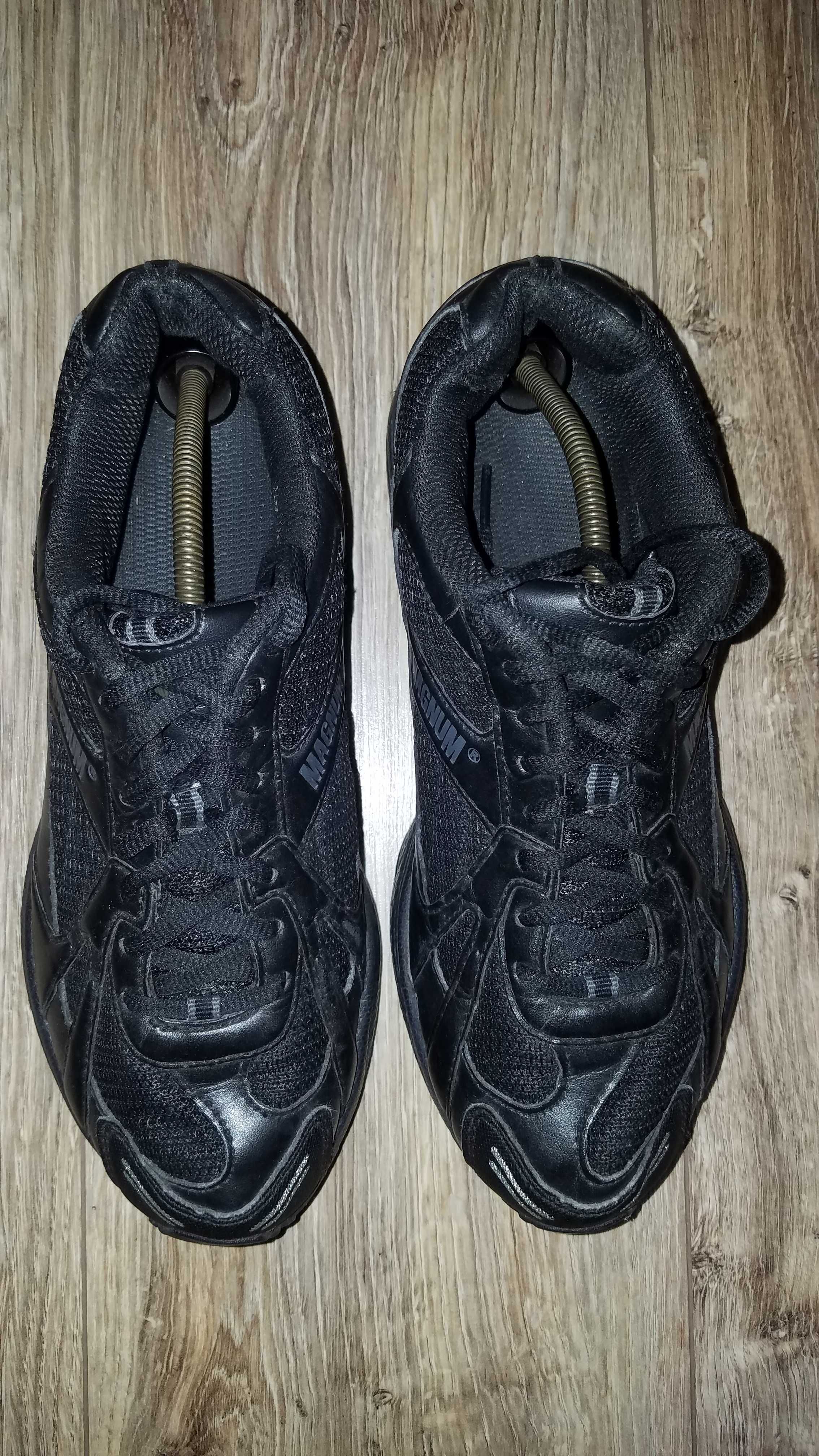 Buty MAGNUM 39/40 25.5cm buty sportowe biegowe fitness Vibram stan BDB