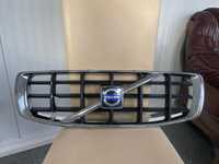 Volvo XC70 od 08r.Atrapa maskownica grill Uszkodzona