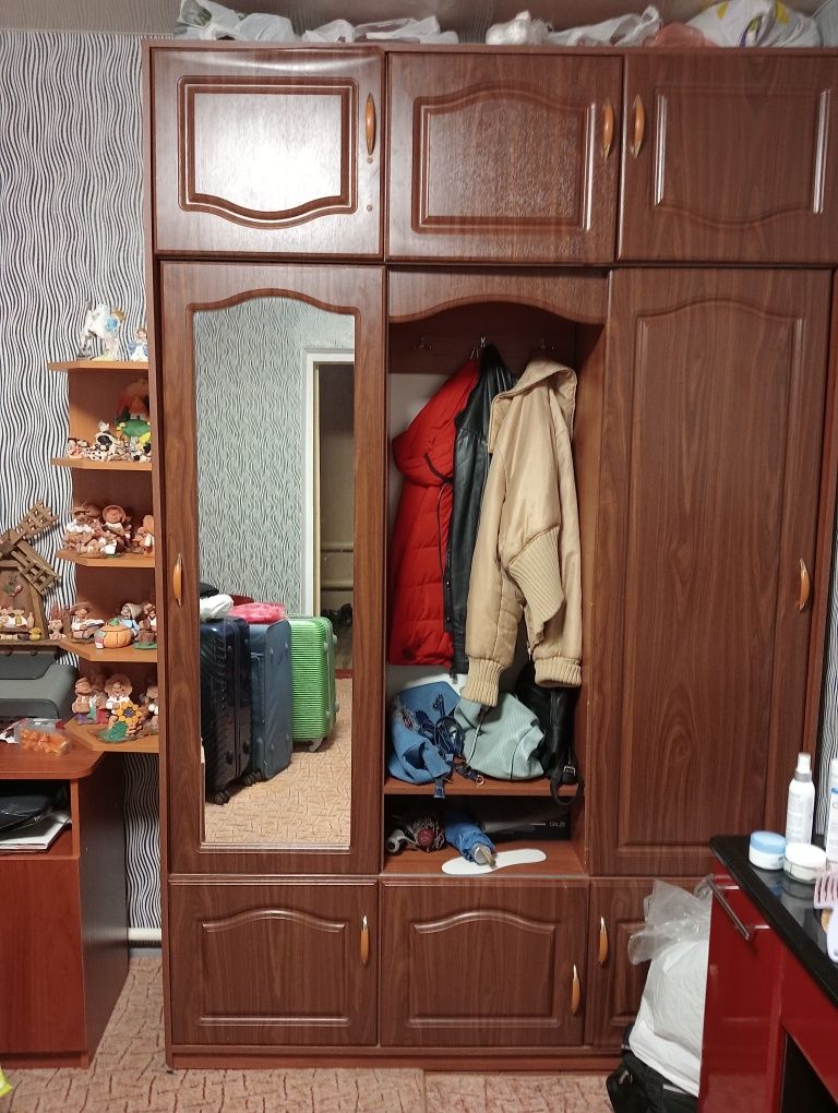 Шкаф купе в гарному стані