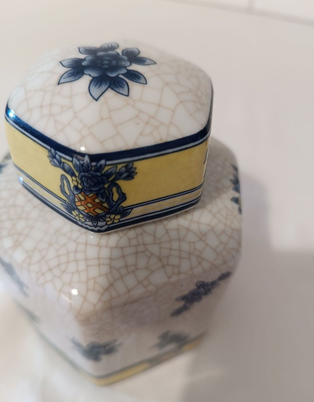Pote Jarra Porcelana. Antiga. 14 cm