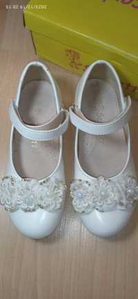 Білі  святкові туфельки, черевички 28