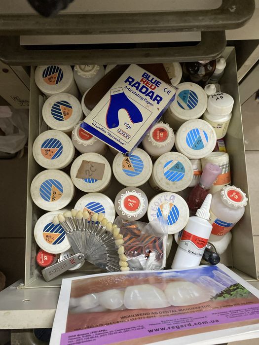 Продам зуботезнический стол, инструменты, компрессор, печка Programat