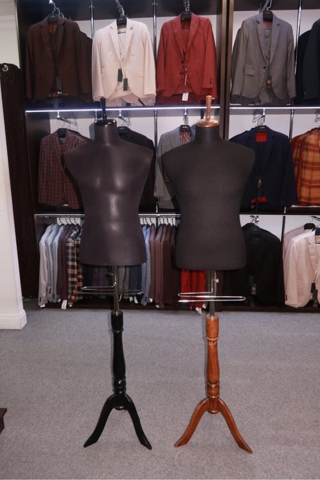 Торгівельне обладннаня. Продаж менекенів чоловічих