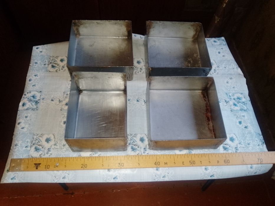 Продаються судочки для розсади з нержавіючої сталі.