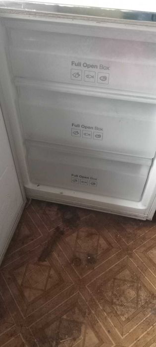 Продается холодильник самсунг двох камерний