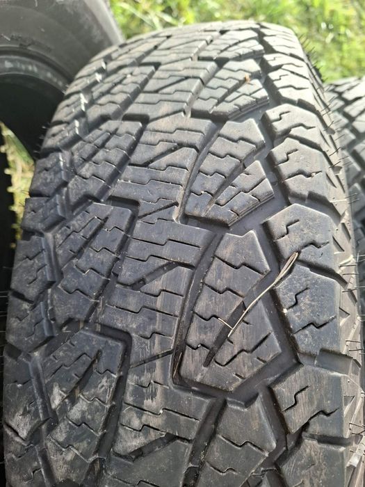 Шини зимові 225/70 r16 1 сезон відмінний стан.
