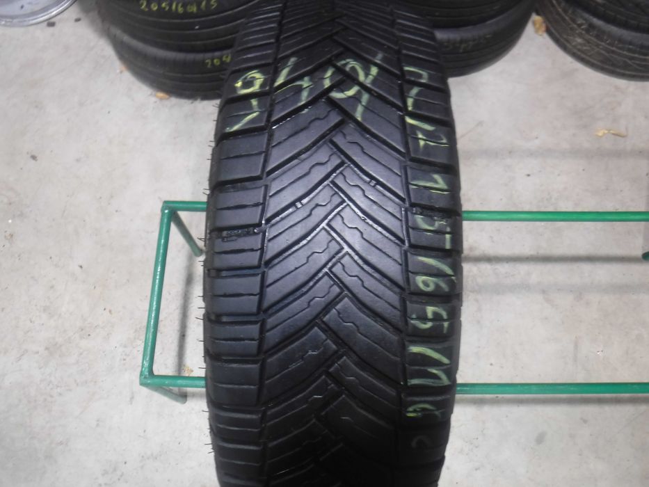 1xMichelin Agilis CrossClimate 215/65/R16C 2024r 7,8mm