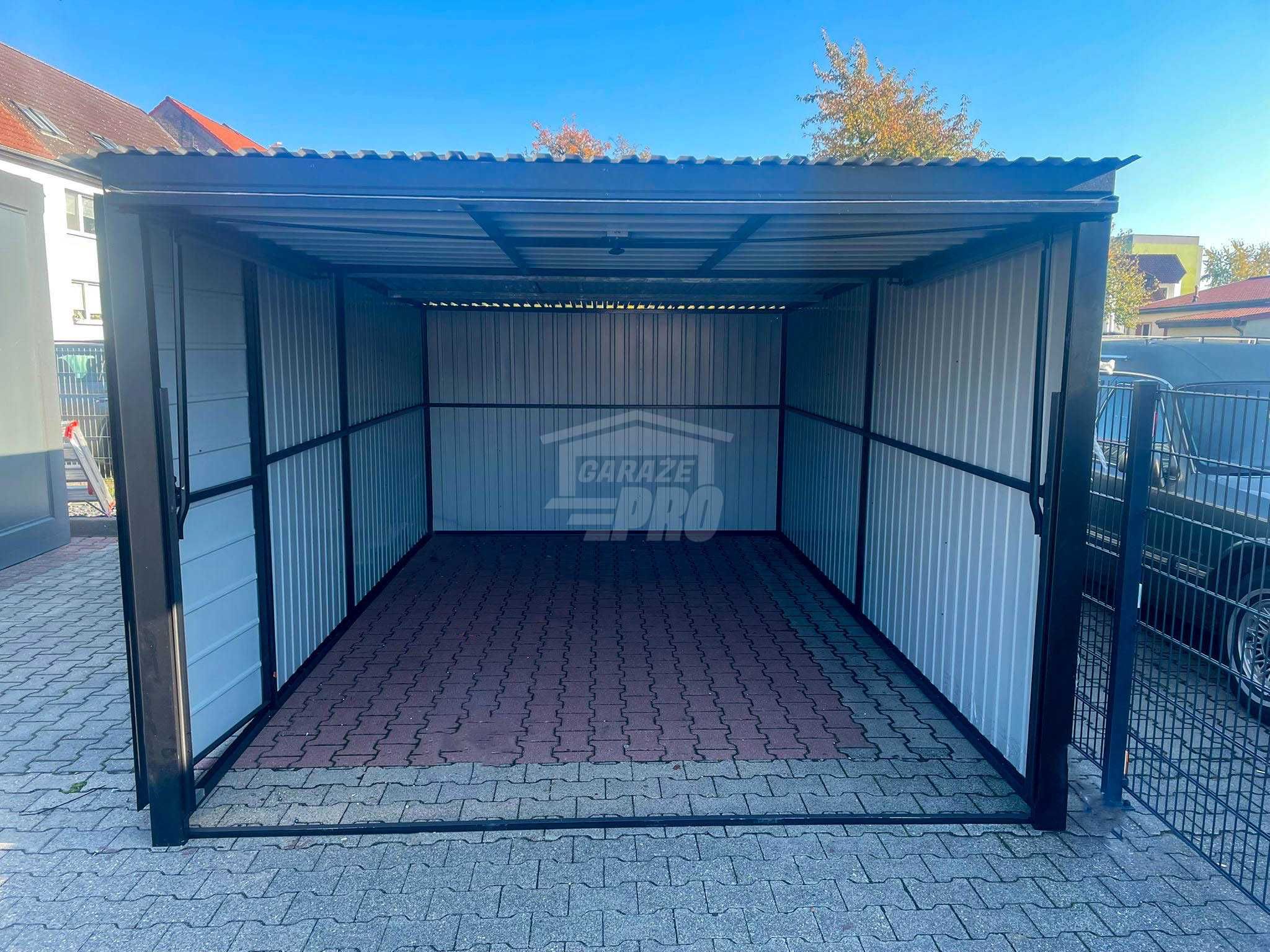 Garaż blaszany 3x5m Brama uchylna drzwi antracyt dach spad w tył GP479