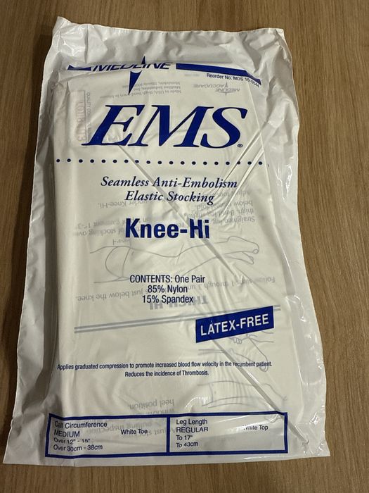 Компресійні противарикозні підколінки фірми Medline, США.