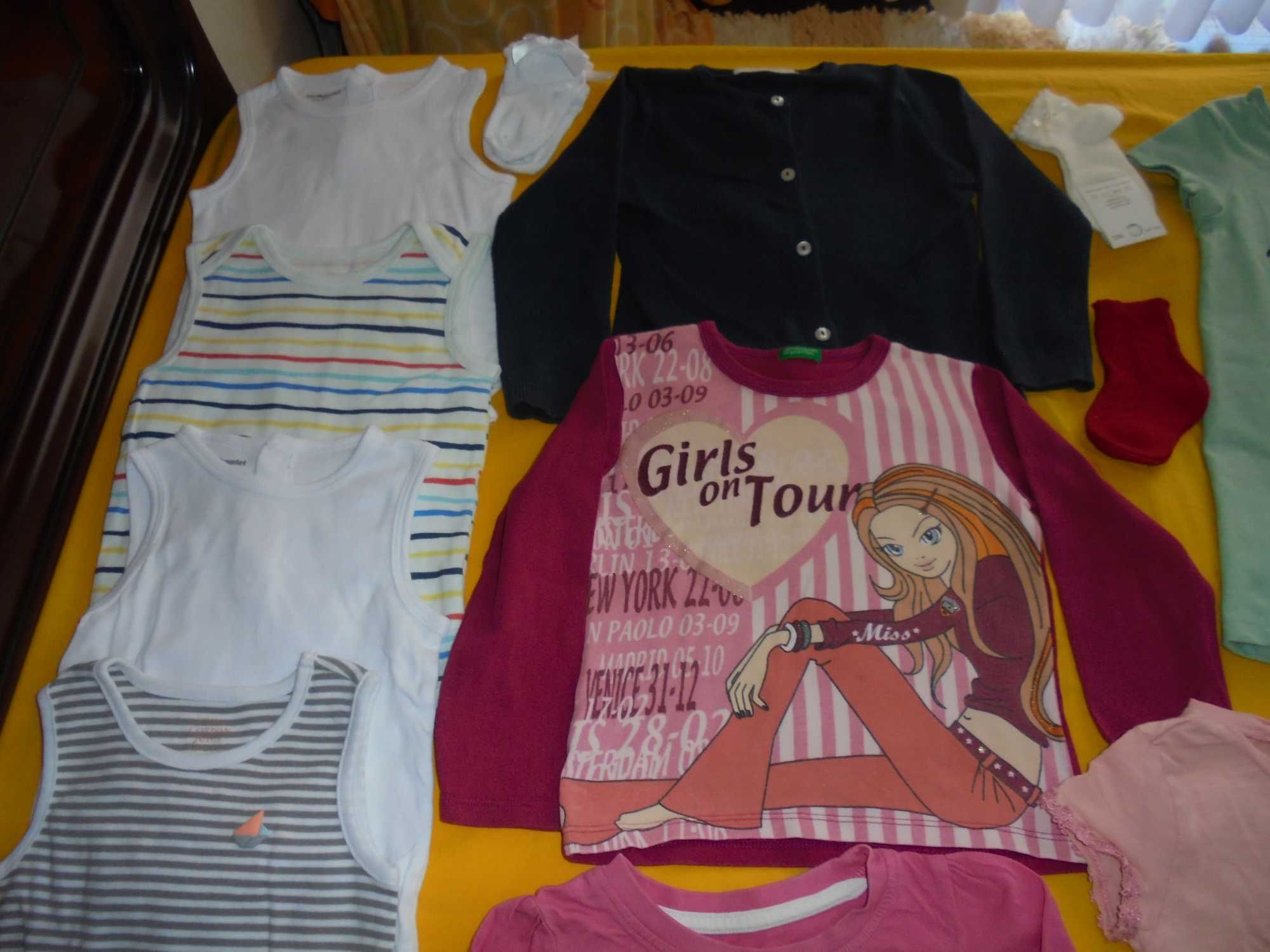 lote de roupa de menina os brinquedos