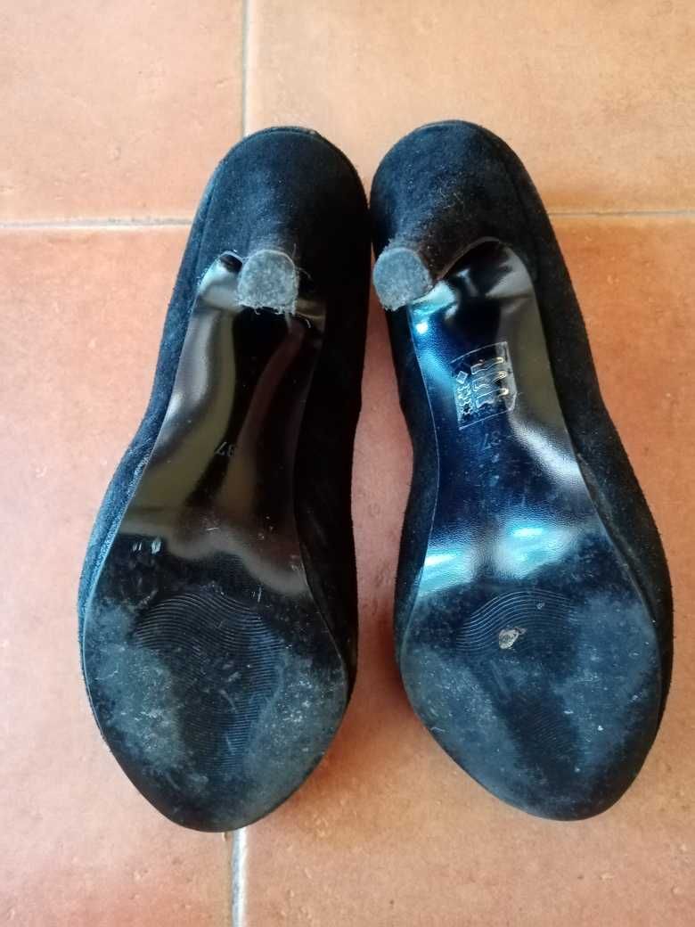Sapatos senhora preto tamanho 37