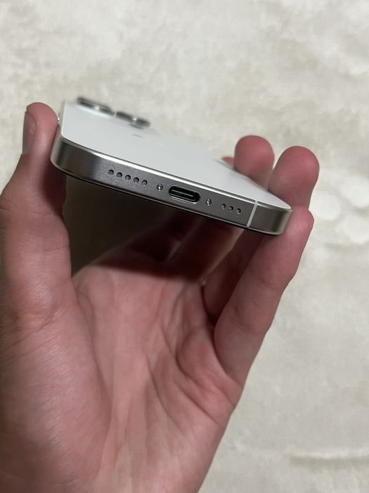 IPhone 15 Pro White Titanium