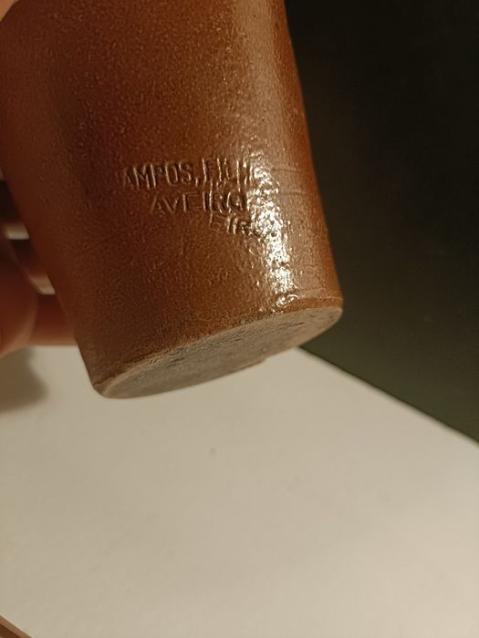 Garrafa antiga em grés